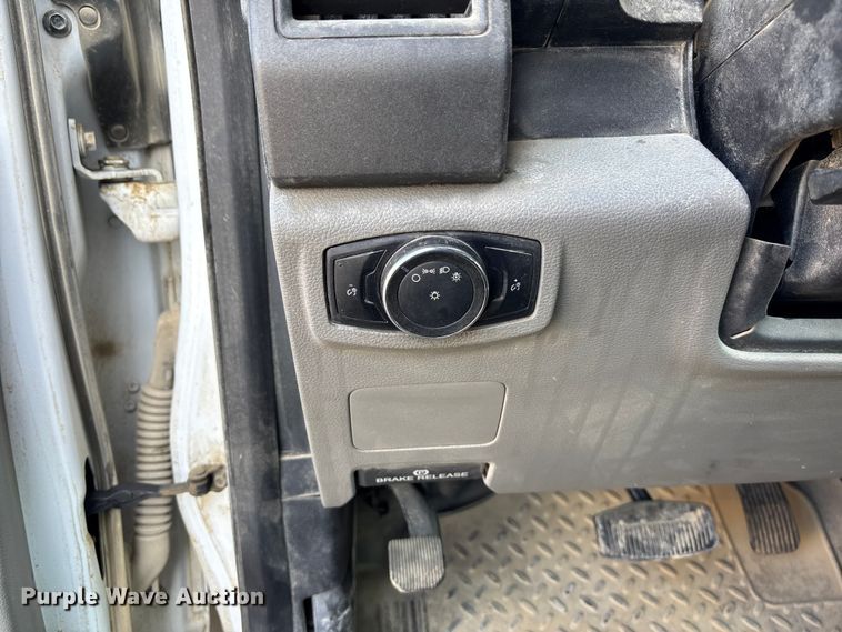 image for item EE4324 2017 Ford F450 Super Duty Crew Cab utility / service truck