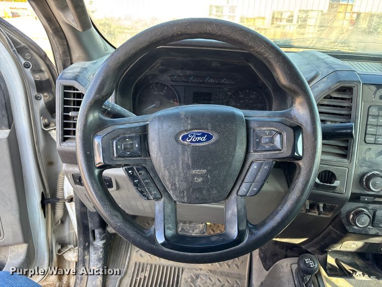 image for item EE4324 2017 Ford F450 Super Duty Crew Cab utility / service truck