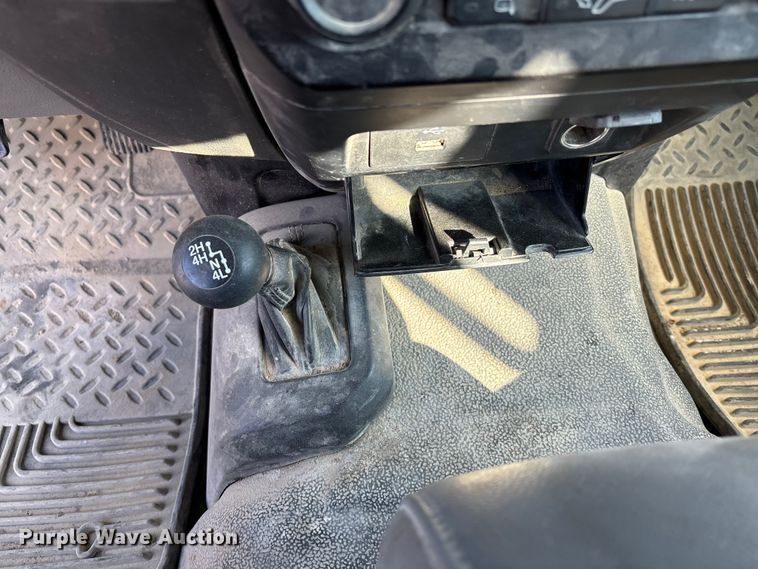 image for item EE4324 2017 Ford F450 Super Duty Crew Cab utility / service truck