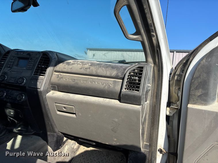 image for item EE4324 2017 Ford F450 Super Duty Crew Cab utility / service truck