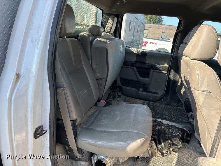 image for item EE4324 2017 Ford F450 Super Duty Crew Cab utility / service truck