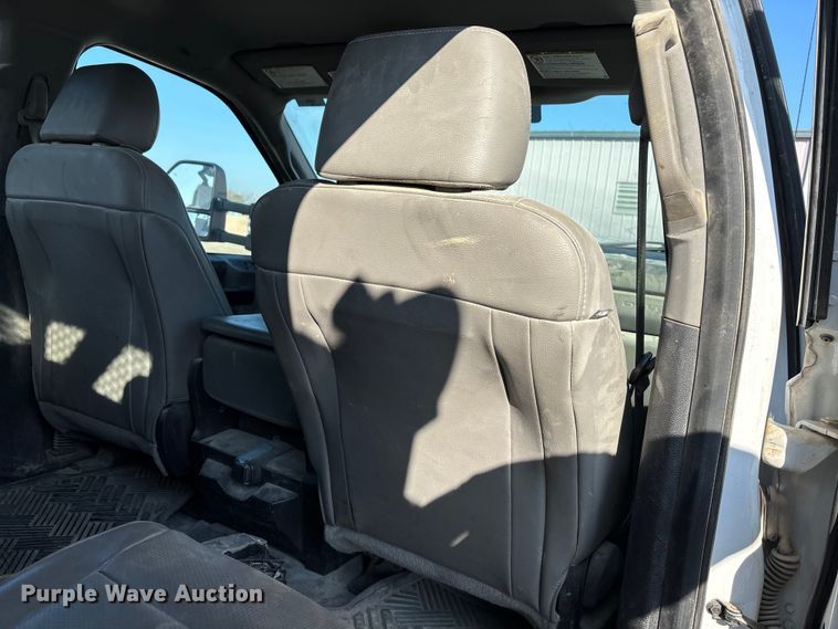 image for item EE4324 2017 Ford F450 Super Duty Crew Cab utility / service truck