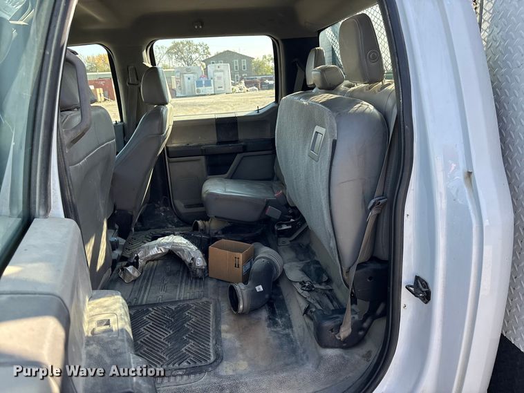 image for item EE4324 2017 Ford F450 Super Duty Crew Cab utility / service truck