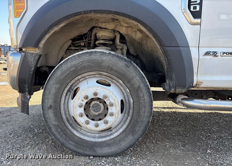 image for item EE4324 2017 Ford F450 Super Duty Crew Cab utility / service truck