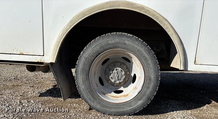 image for item EE4324 2017 Ford F450 Super Duty Crew Cab utility / service truck