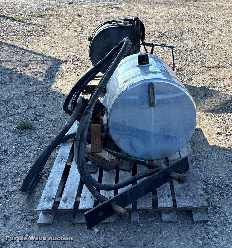 image for item EE4328 Truck parts 