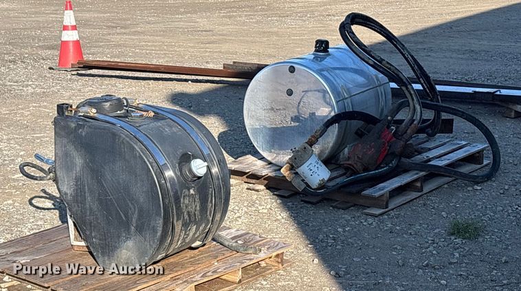 image for item EE4328 Truck parts 