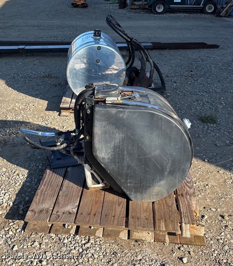 image for item EE4328 Truck parts 