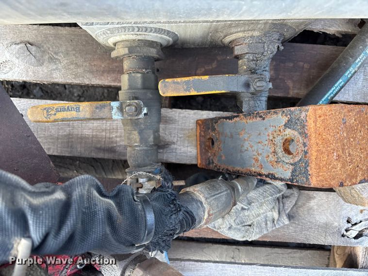 image for item EE4328 Truck parts 