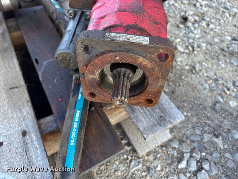 image for item EE4328 Truck parts 