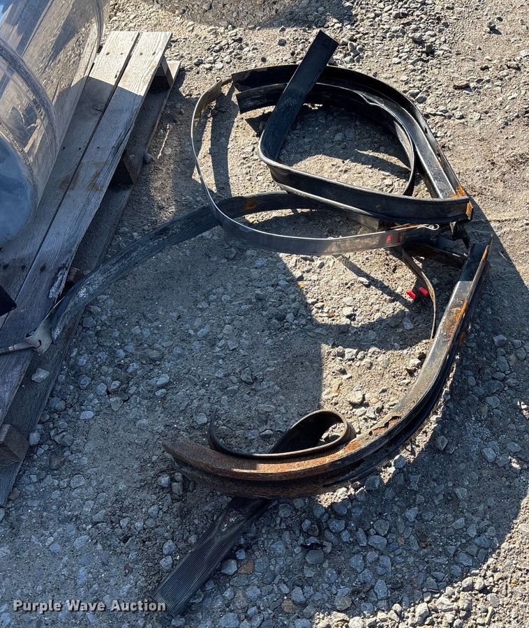 image for item EE4328 Truck parts 