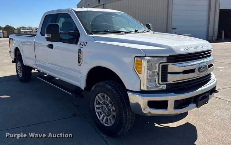 image for item EF2213 2017 Ford F-250 SuperCab pickup truck