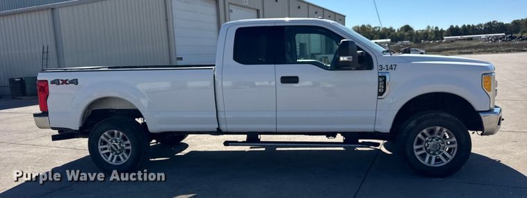 image for item EF2213 2017 Ford F-250 SuperCab pickup truck