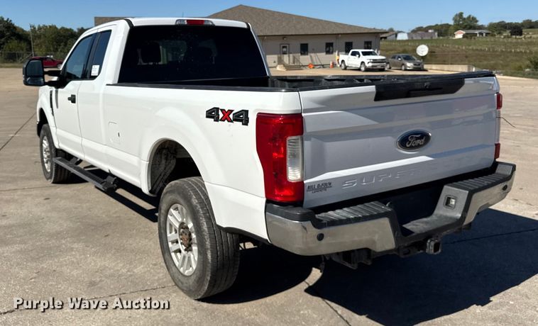 image for item EF2213 2017 Ford F-250 SuperCab pickup truck