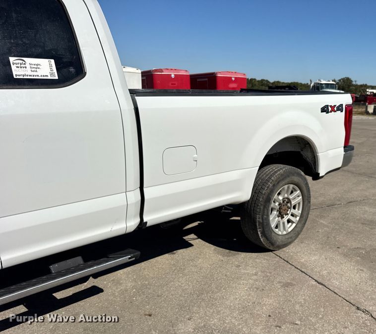 image for item EF2213 2017 Ford F-250 SuperCab pickup truck