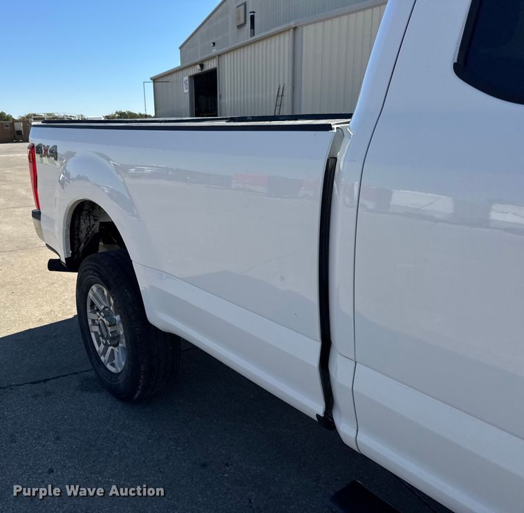 image for item EF2213 2017 Ford F-250 SuperCab pickup truck