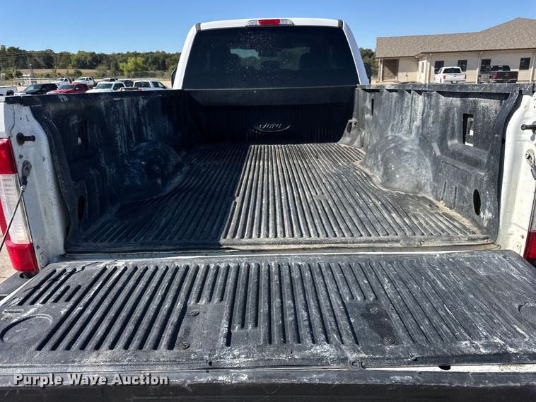 image for item EF2213 2017 Ford F-250 SuperCab pickup truck