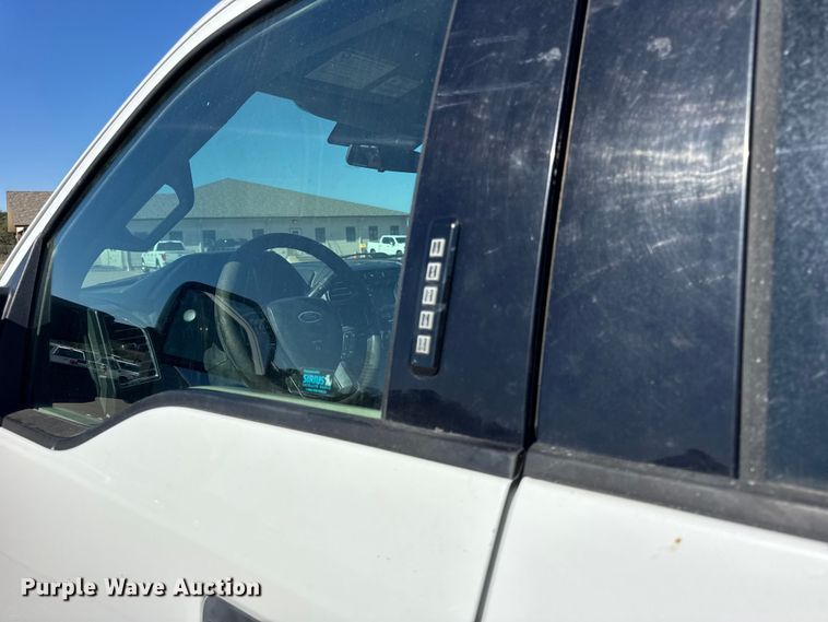 image for item EF2213 2017 Ford F-250 SuperCab pickup truck