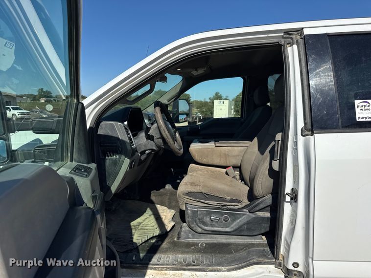 image for item EF2213 2017 Ford F-250 SuperCab pickup truck