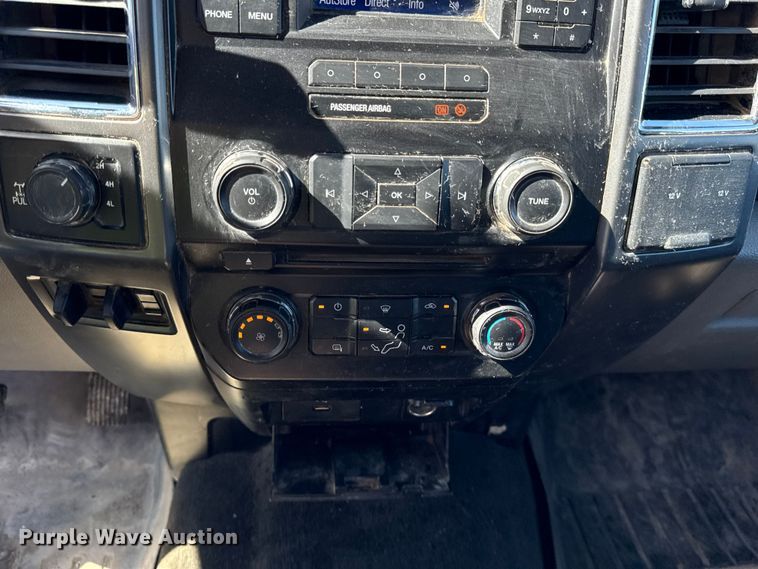 image for item EF2213 2017 Ford F-250 SuperCab pickup truck