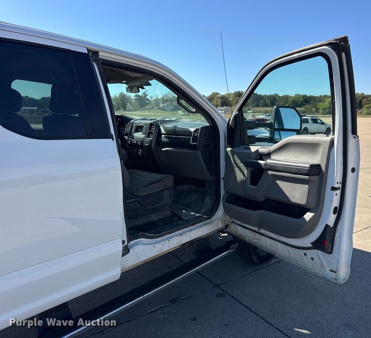 image for item EF2213 2017 Ford F-250 SuperCab pickup truck