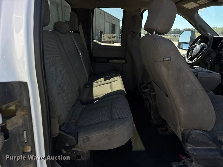 image for item EF2213 2017 Ford F-250 SuperCab pickup truck