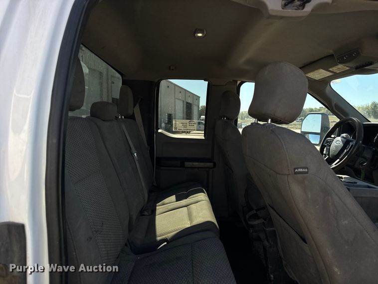 image for item EF2213 2017 Ford F-250 SuperCab pickup truck