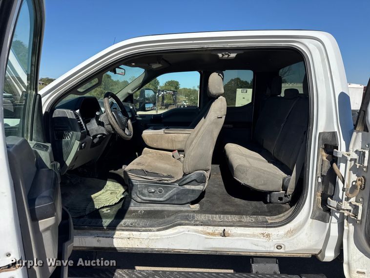 image for item EF2213 2017 Ford F-250 SuperCab pickup truck