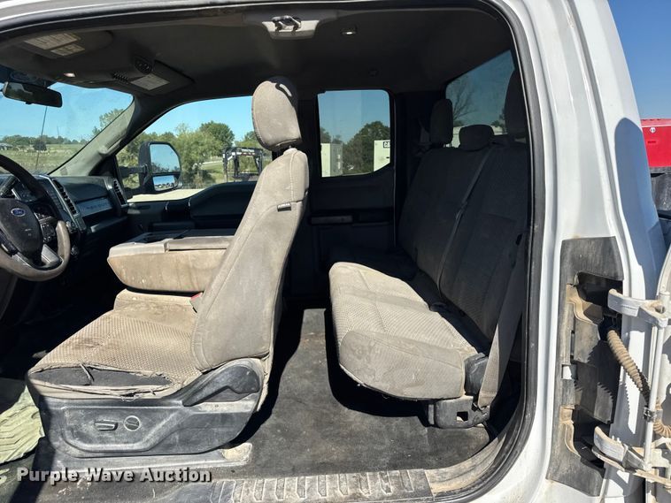 image for item EF2213 2017 Ford F-250 SuperCab pickup truck