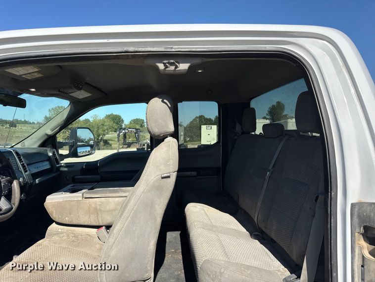 image for item EF2213 2017 Ford F-250 SuperCab pickup truck