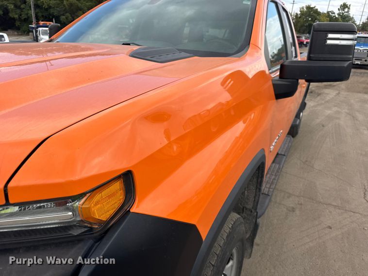 image for item EF2222 2020 Chevrolet Silverado 2500HD Double Cab pickup truck