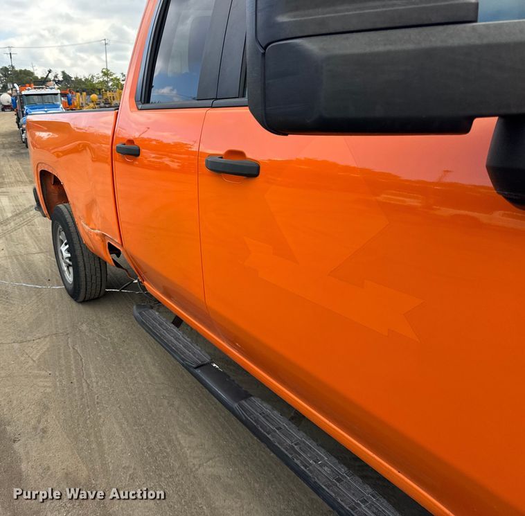 image for item EF2222 2020 Chevrolet Silverado 2500HD Double Cab pickup truck
