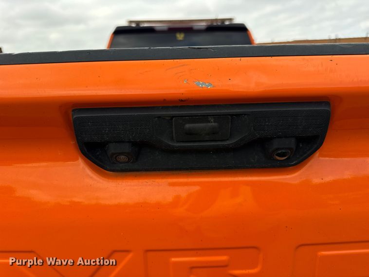 image for item EF2222 2020 Chevrolet Silverado 2500HD Double Cab pickup truck