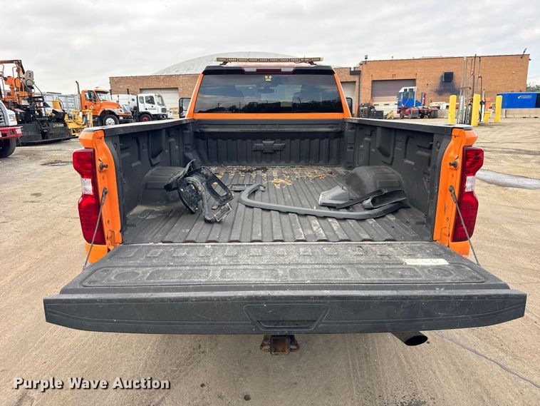 image for item EF2222 2020 Chevrolet Silverado 2500HD Double Cab pickup truck