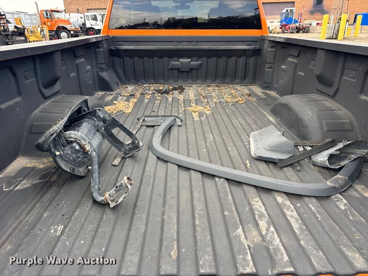 image for item EF2222 2020 Chevrolet Silverado 2500HD Double Cab pickup truck