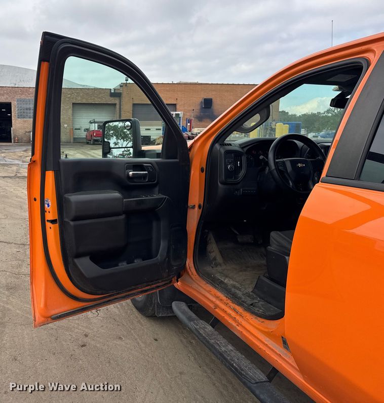 image for item EF2222 2020 Chevrolet Silverado 2500HD Double Cab pickup truck