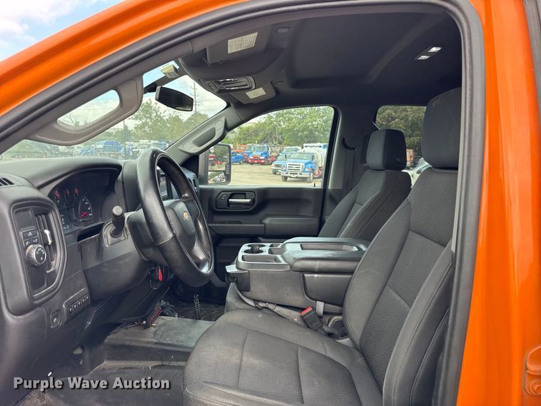 image for item EF2222 2020 Chevrolet Silverado 2500HD Double Cab pickup truck