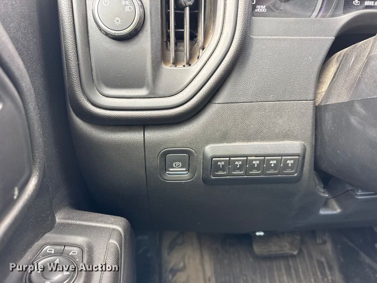 image for item EF2222 2020 Chevrolet Silverado 2500HD Double Cab pickup truck