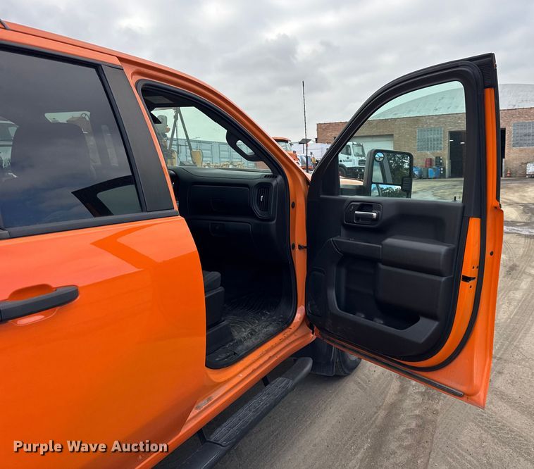 image for item EF2222 2020 Chevrolet Silverado 2500HD Double Cab pickup truck