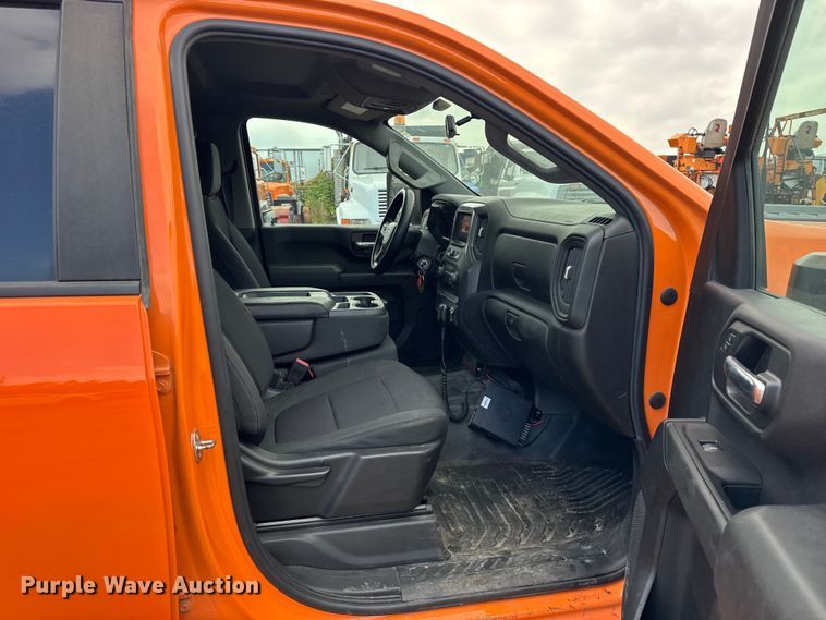 image for item EF2222 2020 Chevrolet Silverado 2500HD Double Cab pickup truck