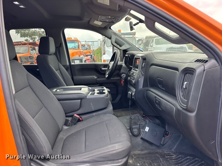 image for item EF2222 2020 Chevrolet Silverado 2500HD Double Cab pickup truck