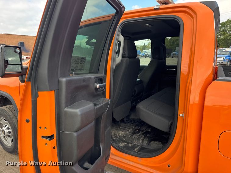 image for item EF2222 2020 Chevrolet Silverado 2500HD Double Cab pickup truck