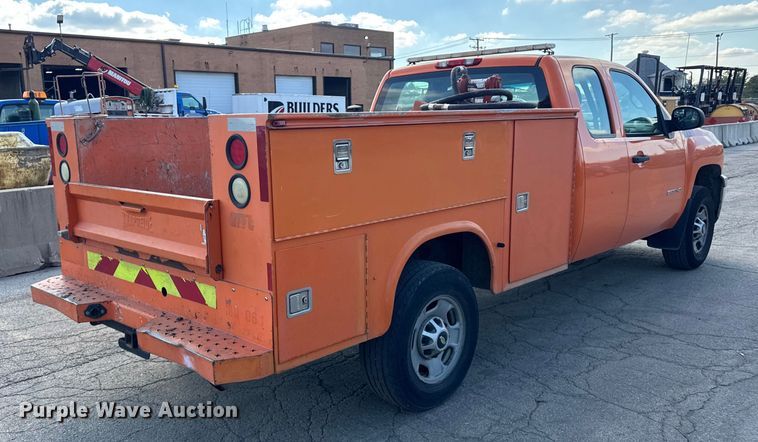 image for item EF2233 2011 Chevrolet Silverado 2500HD Ext. Cab utility bed pickup truck