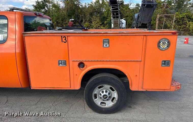 image for item EF2233 2011 Chevrolet Silverado 2500HD Ext. Cab utility bed pickup truck