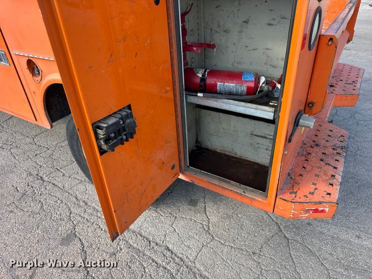 image for item EF2233 2011 Chevrolet Silverado 2500HD Ext. Cab utility bed pickup truck