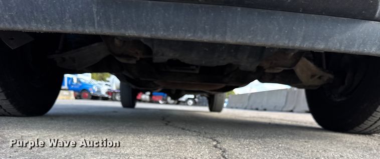 image for item EF2233 2011 Chevrolet Silverado 2500HD Ext. Cab utility bed pickup truck