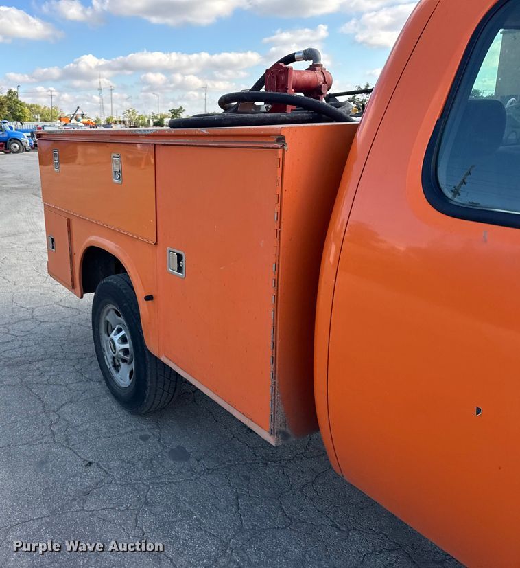 image for item EF2233 2011 Chevrolet Silverado 2500HD Ext. Cab utility bed pickup truck