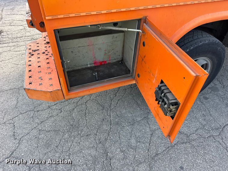 image for item EF2233 2011 Chevrolet Silverado 2500HD Ext. Cab utility bed pickup truck