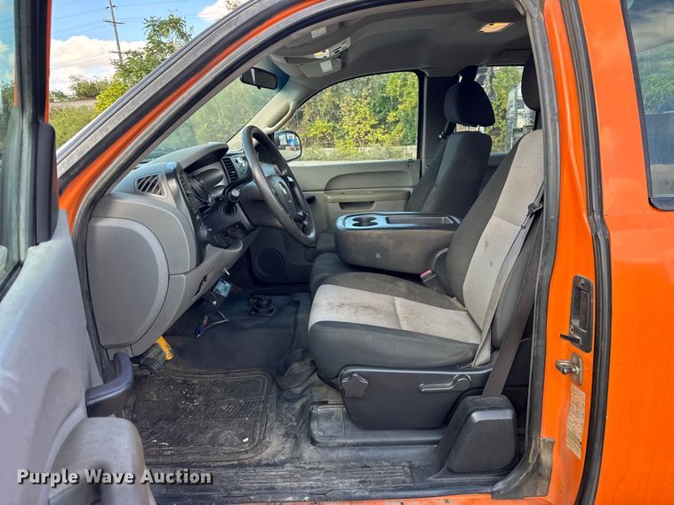 image for item EF2233 2011 Chevrolet Silverado 2500HD Ext. Cab utility bed pickup truck