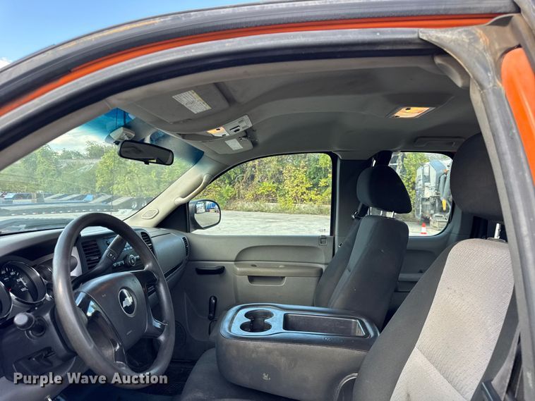 image for item EF2233 2011 Chevrolet Silverado 2500HD Ext. Cab utility bed pickup truck